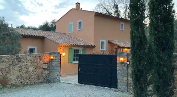 Gite Le Mas Des Oliviers Draguignan Esterno foto